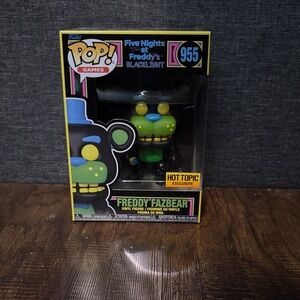 Funko Pop! Freddy Fazbear Blacklight Edition